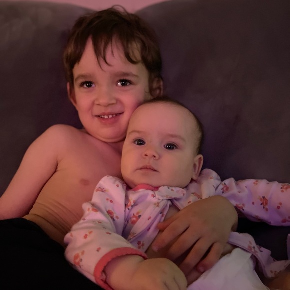 Meet your Posher, Caitlin - Picture 5 of 10